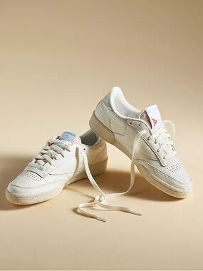 NWT REEBOK VINTAGE SNEAKERS